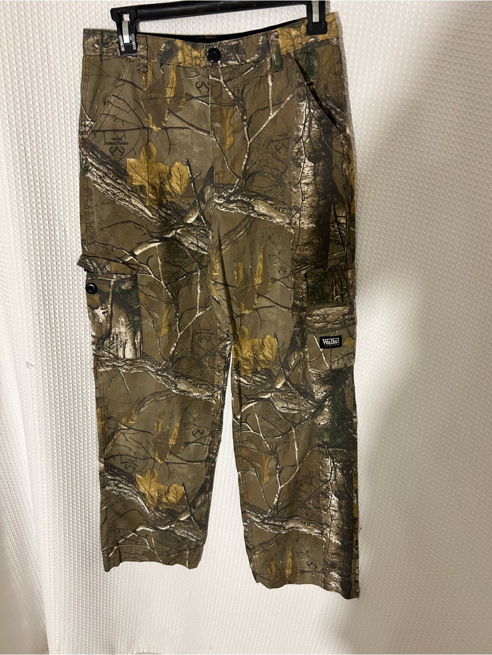 Youth 16-18 Walls Legend Realtree Camouflaged hunting pants with pockets